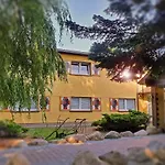 Ostsee-rittergut-ruegen Mit Binzhotel & Ordenskapelle & Romantikgut Hotel 3*