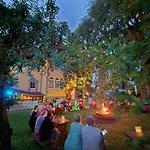 Ostsee-rittergut-ruegen Mit Binzhotel & Ordenskapelle & Romantikgut Остзебад Бинц