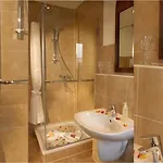 Отель Ostsee-rittergut-ruegen Mit Binzhotel & Ordenskapelle & Romantikgut Остзебад Бинц