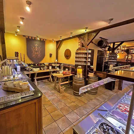 Ostsee-rittergut-ruegen Mit Binzhotel & Ordenskapelle & Romantikgut Отель