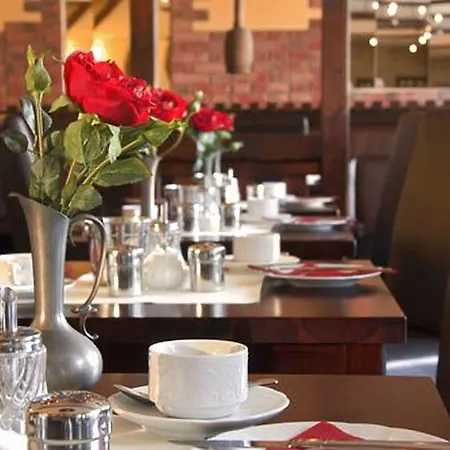 Ostsee-rittergut-ruegen Mit Binzhotel & Ordenskapelle & Romantikgut