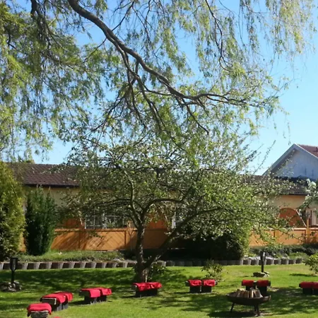 Отель Ostsee-rittergut-ruegen Mit Binzhotel & Ordenskapelle & Romantikgut 3*