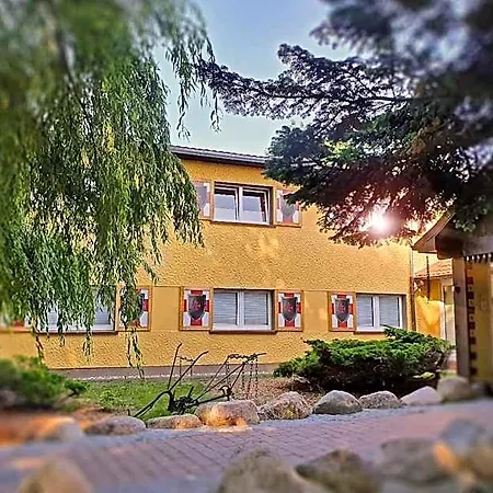 Ostsee-rittergut-ruegen - Binzhotel & Ordenskapelle 3* Остзебад Бинц