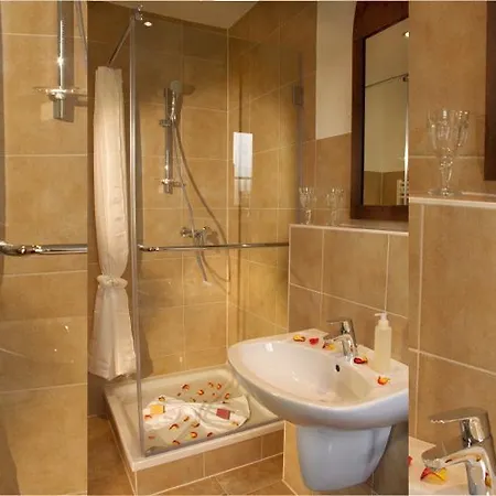 Ostsee-rittergut-ruegen Mit Binzhotel & Ordenskapelle & Romantikgut